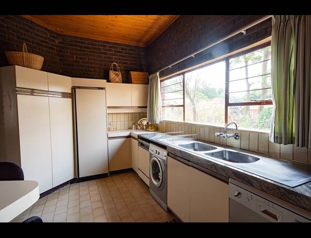 4 BEDROOM HOUSE FOR SALE IN OVERKRUIN